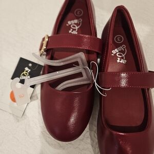 NWT Girls Art Class Red Flats With Gold Buckle Size 3